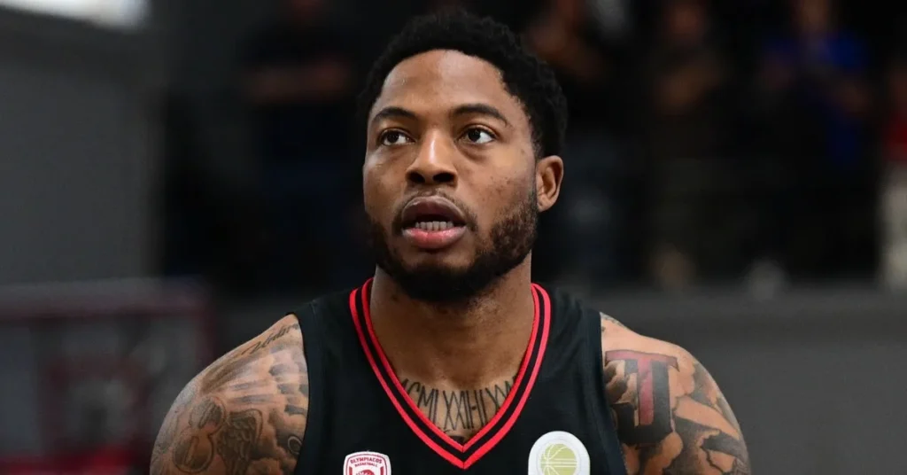 Εκτός ο Ταιρικ Τζοουνς λογω κανονισμου της EuroLeague 