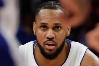 Ο Αμερικανός γκαρντ του Ολυμπιακού, Μόντε Μόρις, απόλυτα συγκεντρωμένος κατά τη διάρκεια αγώνα