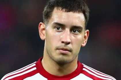 Ο Σαντιάγκο Έσε σε φάση απο αγώνα του Ολυμπιακού