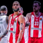Ο Εβάν Φουρνιέ και ο Νίκολα Μιλουτίνοφ στο παρκέ με τη φανέλα του Ολυμπιακού σε αγώνα της EuroLeague