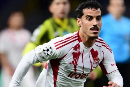 Ο Τσικίνιο σε φάση απο αγώνα με την ΑΕΚ μέσα στο πρωτάθλημα της Super League