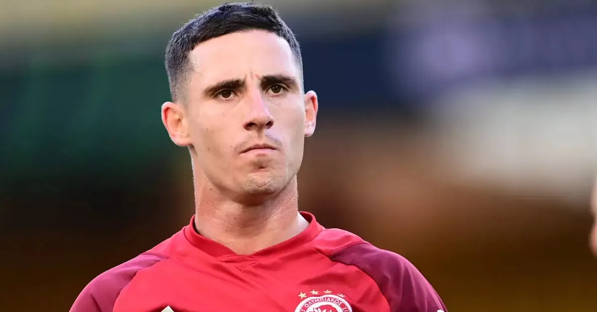 Ο Ντάνιελ Ποντένσε σε αγώνα του Ολυμπιακού