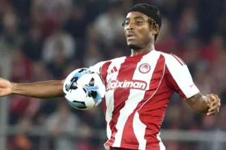 Ο Μπρουνο σε αμυντική προσπάθεια με τη φανέλα του Ολυμπιακού