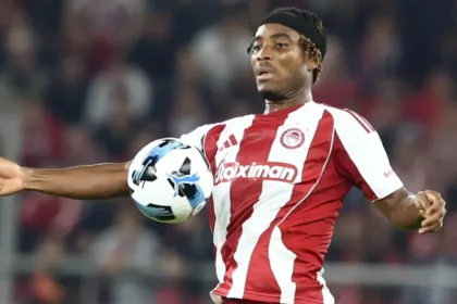 Ο Μπρουνο σε αμυντική προσπάθεια με τη φανέλα του Ολυμπιακού