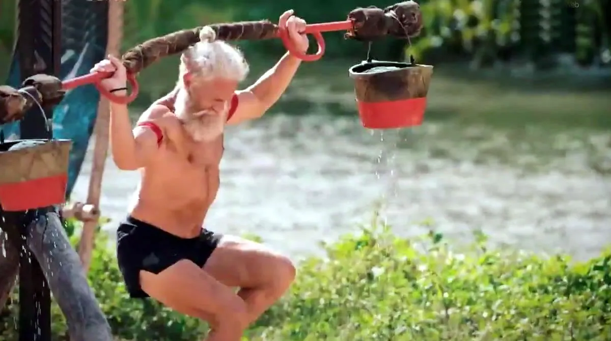 Παίκτες του Survivor στον στίβο μάχης διεκδικώντας το μεγάλο έπαθλο φαγητού