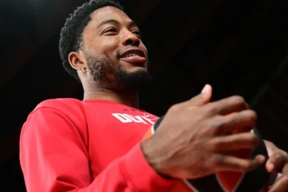 Ο Ταϊρίκ Τζόουνς σε προπόνηση του Ολυμπιακού.