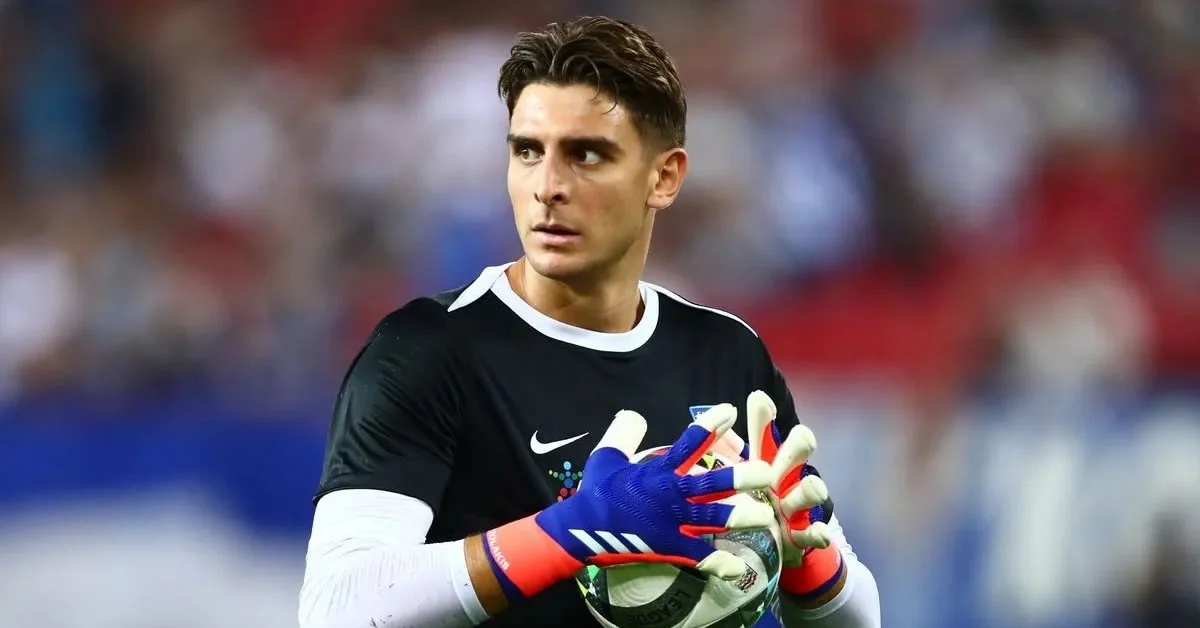 Ο τερματοφύλακας της Εθνικής Ελλάδας, Κωνσταντής Τζολάκης, σε φάση κατά τη διάρκεια του αγώνα με την Ουγγαρία.