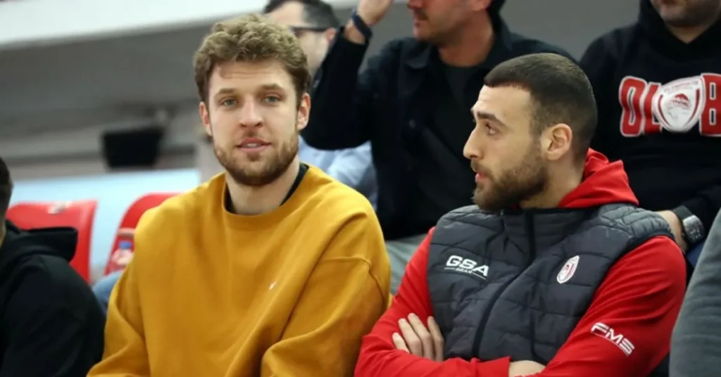 Σάσα Βεζένκοφ κια Όμηρος Νετζήπογλου στο «Παπαστράτειο»