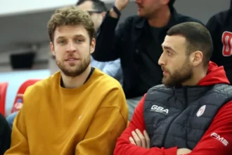 Σάσα Βεζένκοφ κια Όμηρος Νετζήπογλου στο «Παπαστράτειο»