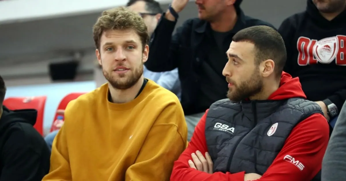 Σάσα Βεζένκοφ κια Όμηρος Νετζήπογλου στο «Παπαστράτειο»