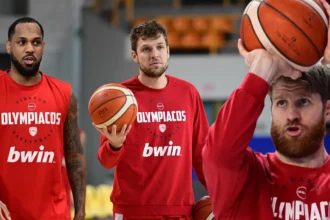 Μοντε Μορις, Σασα Βεζενκοφ και Τομας Γουοκαπ σε κολαζ απο την προπονηση