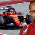 Το κόκκινο μονοθέσιο της Ferrari "μάχεται" ρόδα με ρόδα με τη Mercedes σε αγώνα του παγκοσμίου πρωταθλήματος της Formula 1.