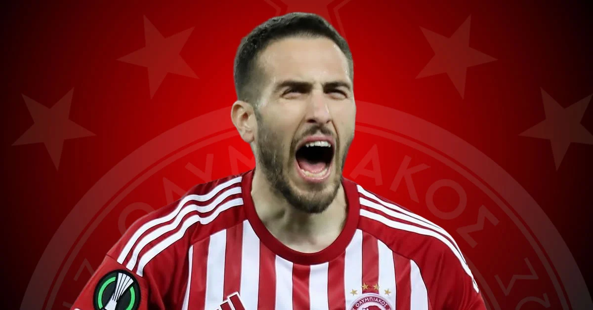 Ο Κώστας Φορτούνης πανηγυρίζει παλιοτερο γκολ του με τη φανέλα του Ολυμπιακού