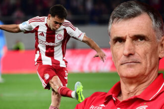 Ο Σαντιάγκο Έσε σε φάση απο την ήττα του Ολυμπιακού από την ΑΕΚ στο στάδιο Γεώργιος Καραϊσκάκης.