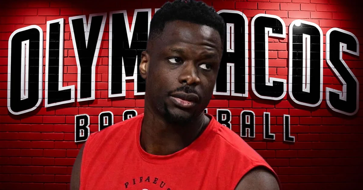 Ο Μουστάφα Φαλ με τη φανέλα του Ολυμπιακού επιστρέφει στην αγωνιστική δράση.