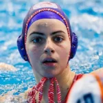 Οι παίκτριες της γυναικείας ομάδας πόλο του Ολυμπιακού σε στιγμιότυπο αγώνα, έτοιμες για τη συμμετοχή τους στο Final-4 του Κυπέλλου Ελλάδας στη Λάρισα.
