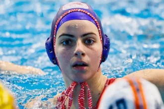 Οι παίκτριες της γυναικείας ομάδας πόλο του Ολυμπιακού σε στιγμιότυπο αγώνα, έτοιμες για τη συμμετοχή τους στο Final-4 του Κυπέλλου Ελλάδας στη Λάρισα.