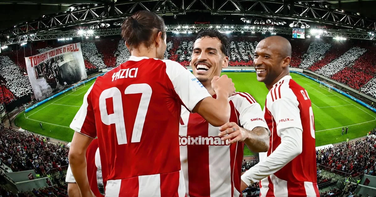 Οι παίκτες του Ολυμπιακού στον αγωνιστικό χώρο ενόψει κρίσιμου αγώνα για τα playoffs της Stoiximan Super League.