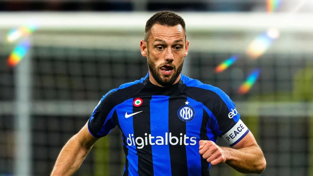 Ολυμπιακός: Στροφή σε Ντε Φράι, Λέιτε και Ντιαλό για στόπερ