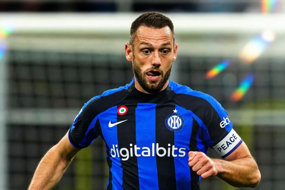 Ολυμπιακός: Στροφή σε Ντε Φράι, Λέιτε και Ντιαλό για στόπερ