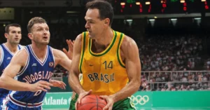 Θρύλος του μπάσκετ: Πέθανε ο τεράστιος Όσκαρ Σμιντ – Η ιστορική βραδιά στο ΣΕΦ που δεν θα ξεχάσουμε ποτέ