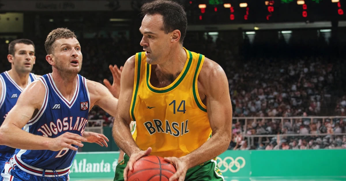 Ο θρύλος του βραζιλιάνικου και παγκόσμιου μπάσκετ, Όσκαρ Σμιντ, με τη φανέλα της εθνικής ομάδας κατά τη διάρκεια της σπουδαίας καριέρας του απέναντι στον Ζάρκο Πάσπαλιε