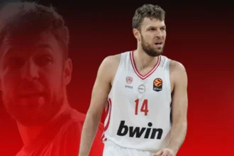 Ο Σάσα Βεζένκοβ πανηγυρίζει με πάθος σε μεγάλο αγώνα του Ολυμπιακού στη Euroleague