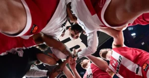 Stoiximan GBL: “Φωτιά” στην ουρά – Ποιοι κινδυνεύουν άμεσα – Πότε παίζει ο Ολυμπιακός