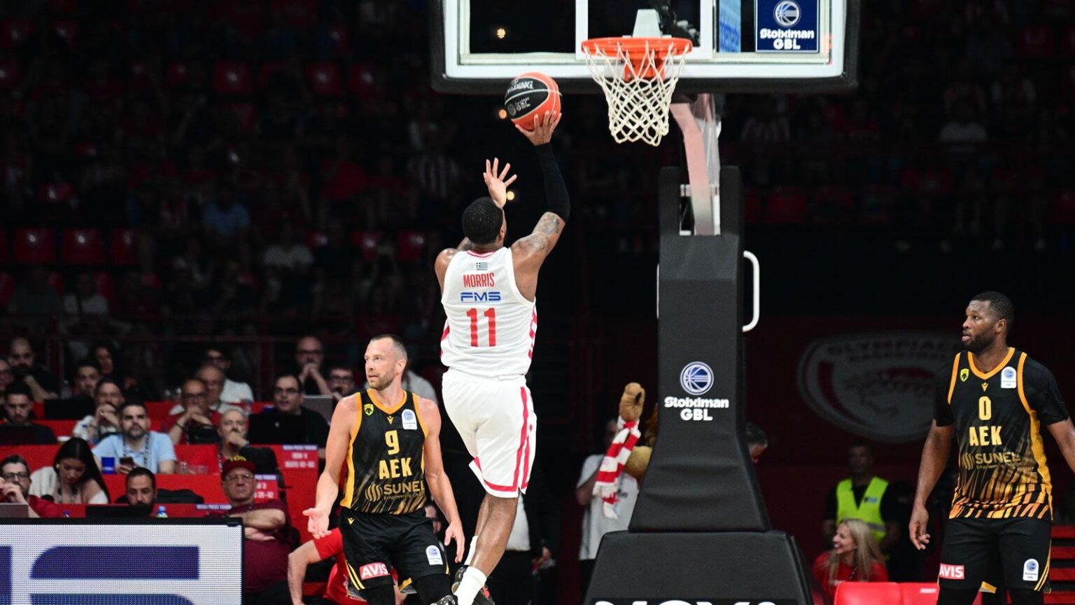 Ολυμπιακός και ΑΕΚ στα ημιτελικά της Stoiximan Greek Basket League 2026