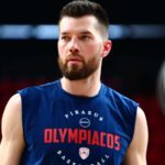 Ο Αμερικανός φόργουορντ του Ολυμπιακού, Άλεκ Πίτερς, σε προπόνηση της ομάδας του Πειραια