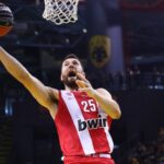 Ο Άλεκ Πίτερς με τη φανέλα του Ολυμπιακού σε αγώνα της Euroleague