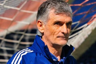 Ο προπονητής του Ολυμπιακού Χοσέ Λουίς Μεντιλίμπαρ στην προπόνηση της ομαδας