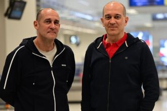 Ο Γιώργος και ο Παναγιώτης Αγγελόπουλος κάνουν δηλώσεις για την πρόκριση του Ολυμπιακού.