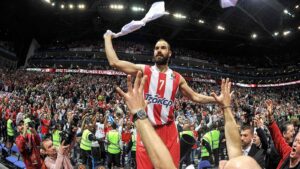 Ο Βασίλης Σπανούλης πανηγυρίζει στο Λονδίνο την κατάκτηση της Euroleague