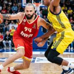 Ο Εβάν Φουρνιέ του Ολυμπιακού σε φάση του αγώνα με την Φενέρμπαχτσε
