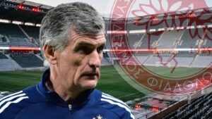 Ο προπονητής του Ολυμπιακού Χοσέ Λουίς Μεντιλίμπαρ σκέφτεται την ενδεκάδα για το ντέρμπι.