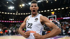 Ο Έντι Ταβάρες της Ρεάλ Μαδρίτης σε παλιότερο αγώνα