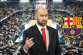 Ο Βασίλης Σπανούλης με κοστούμι, έτοιμος να αναλάβει τον πάγκο της Μπαρτσελόνα για τη νέα σεζόν της Euroleague.
