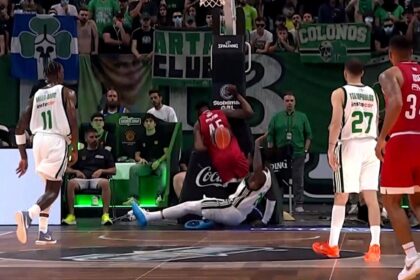hayes davis panathinaikos olympiakos game 2