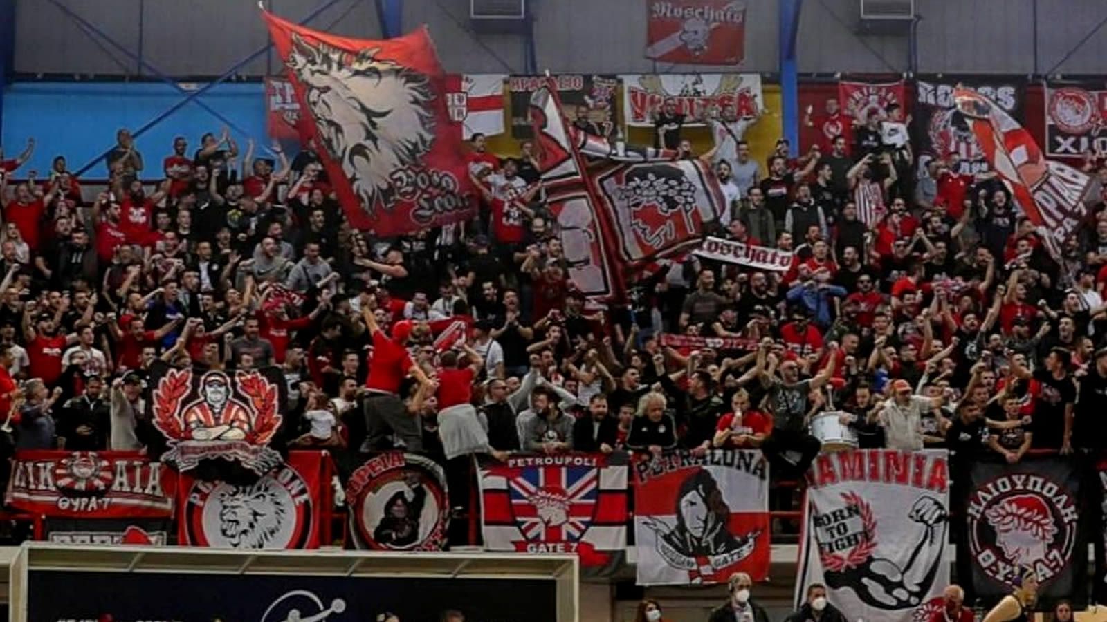 olympiacos polo gynaikon champions league trofeo