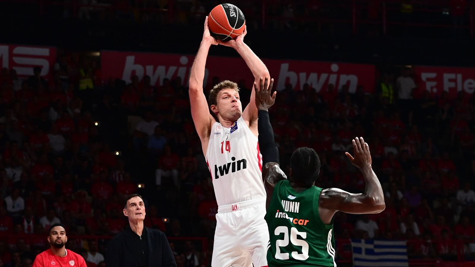 olympiakos panathinaikos 82 76 game 1