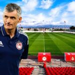 Ο Χοσέ Λουίς Μεντιλίμπαρ δίνει οδηγίες σε προπόνηση του Ολυμπιακού στο Ρέντη