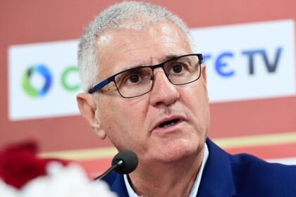 Ο Αντόνιο Κορδόν στην παρουσίασή του με τον Ολυμπιακό σε προηγούμενη θητεία
