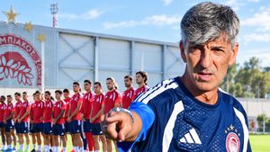 Ο νέος Ολυμπιακός του Αλγκουαθίλ δεν ψάχνει μόνο παίκτες – Θέλει να τους κατασκευάζει