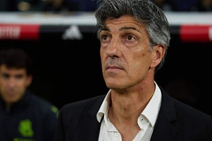 Ο Ιμανόλ Αλγκουαθίλ στον πάγκο της Ρεάλ Σοσιεδάδ πριν από τη νέα του πρόκληση στον Ολυμπιακό